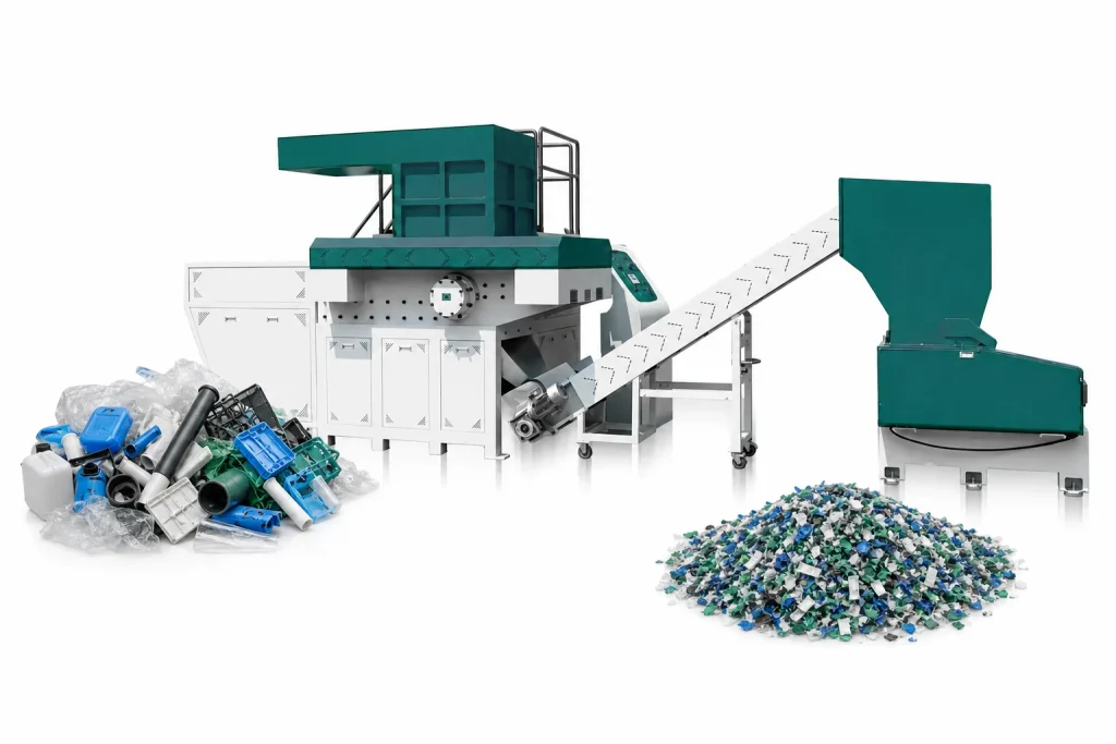 Single shaft shredder machine with plastic waste input and uniform shredded fragment output